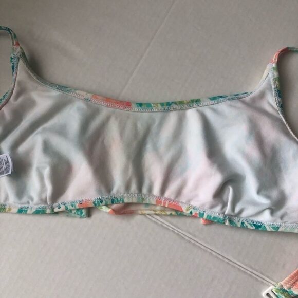 Old Navy size medium ruffled overlay swim top - Picture 6 of 6